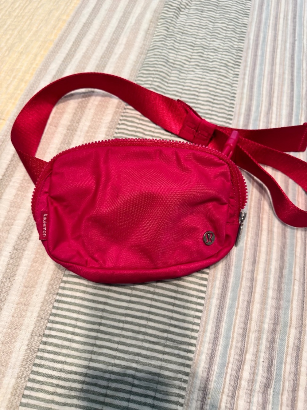 Lululemon fanny pack